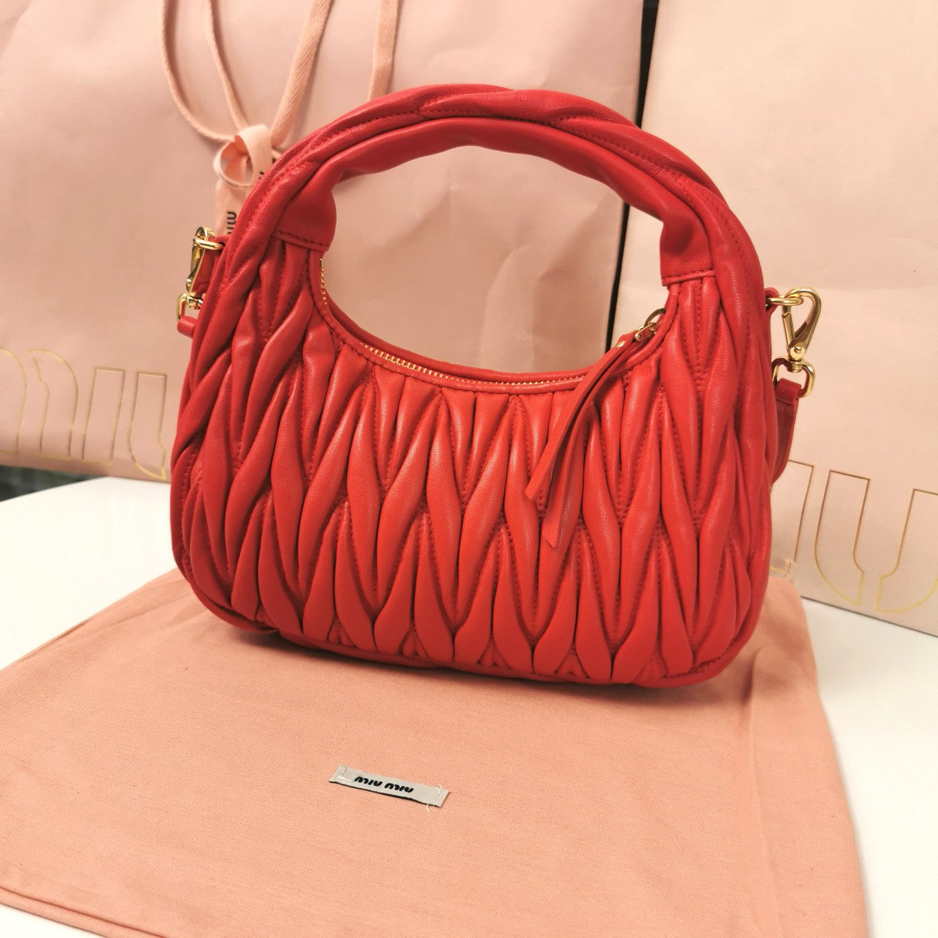 MiuMiu Wander Matelasse Handbag Purse 5BC125 Red, 20 X 17 X 6 CM