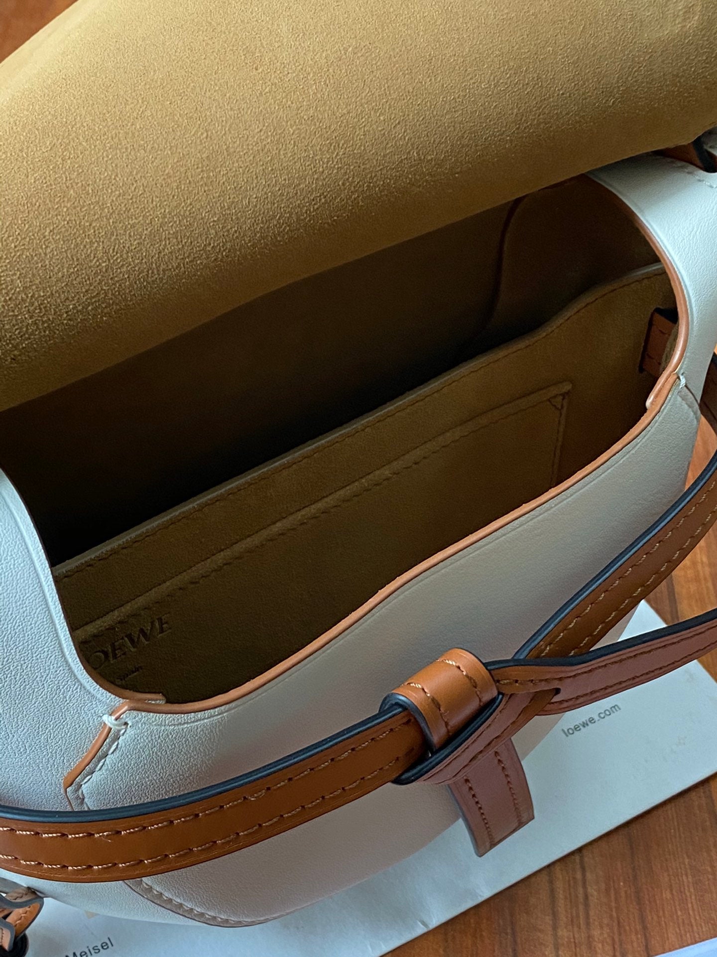 LOEWE Gate Crossbody Bag White, 20*19*11.5cm