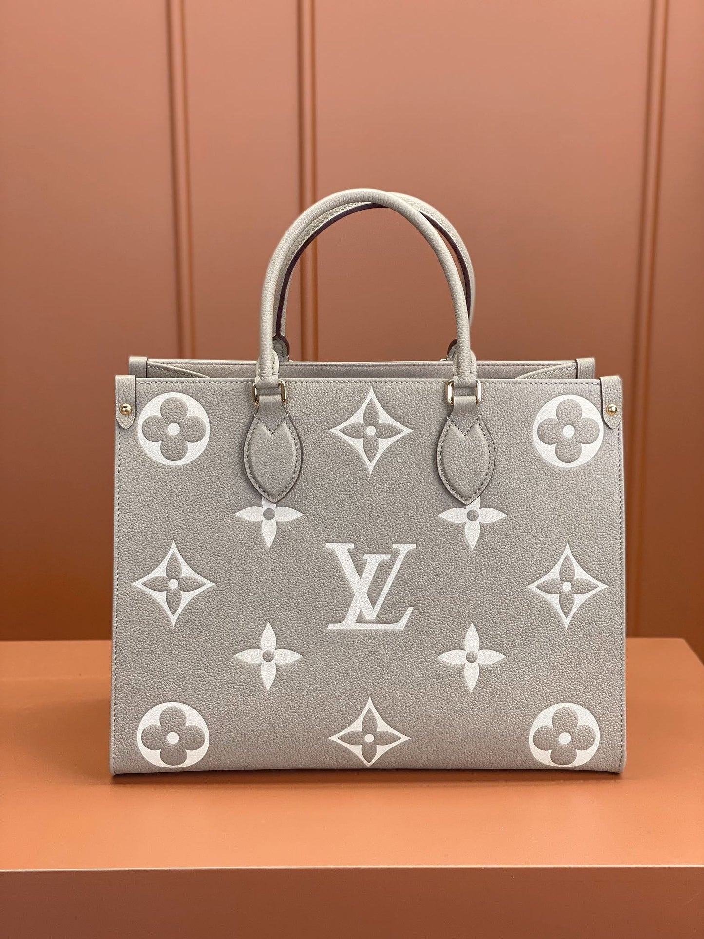 Louis Vuitton LV M45494 OnTheGo MM Bag 35x27x14cm Grey