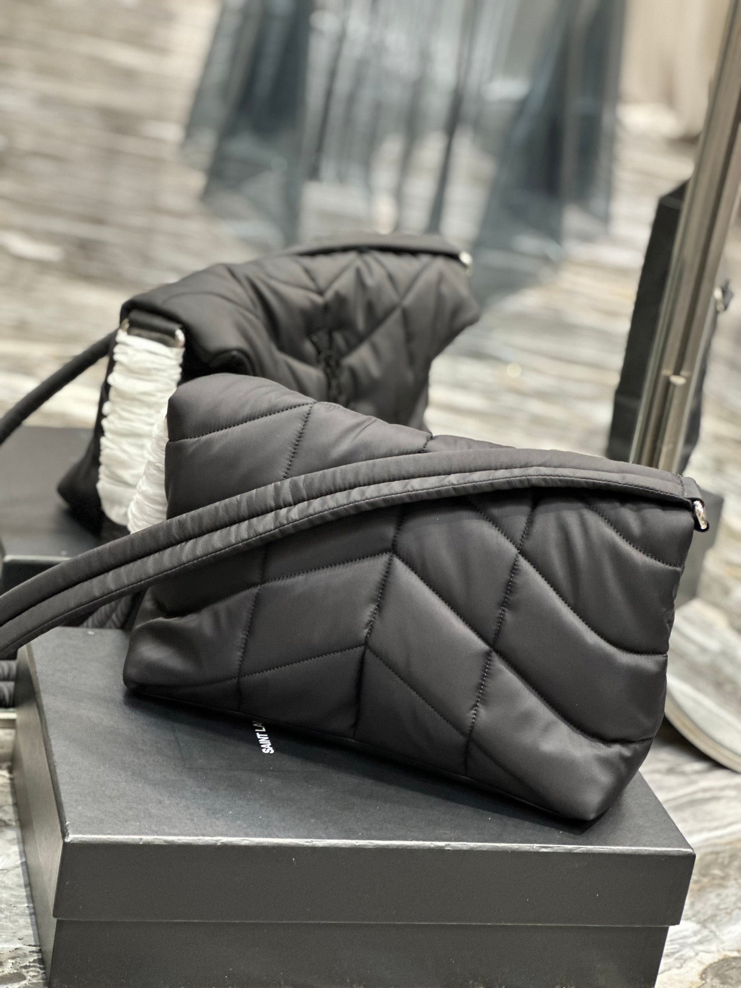Yves Saint Laurent YSL LOULOU PUFFER Bag 34×27×12cm