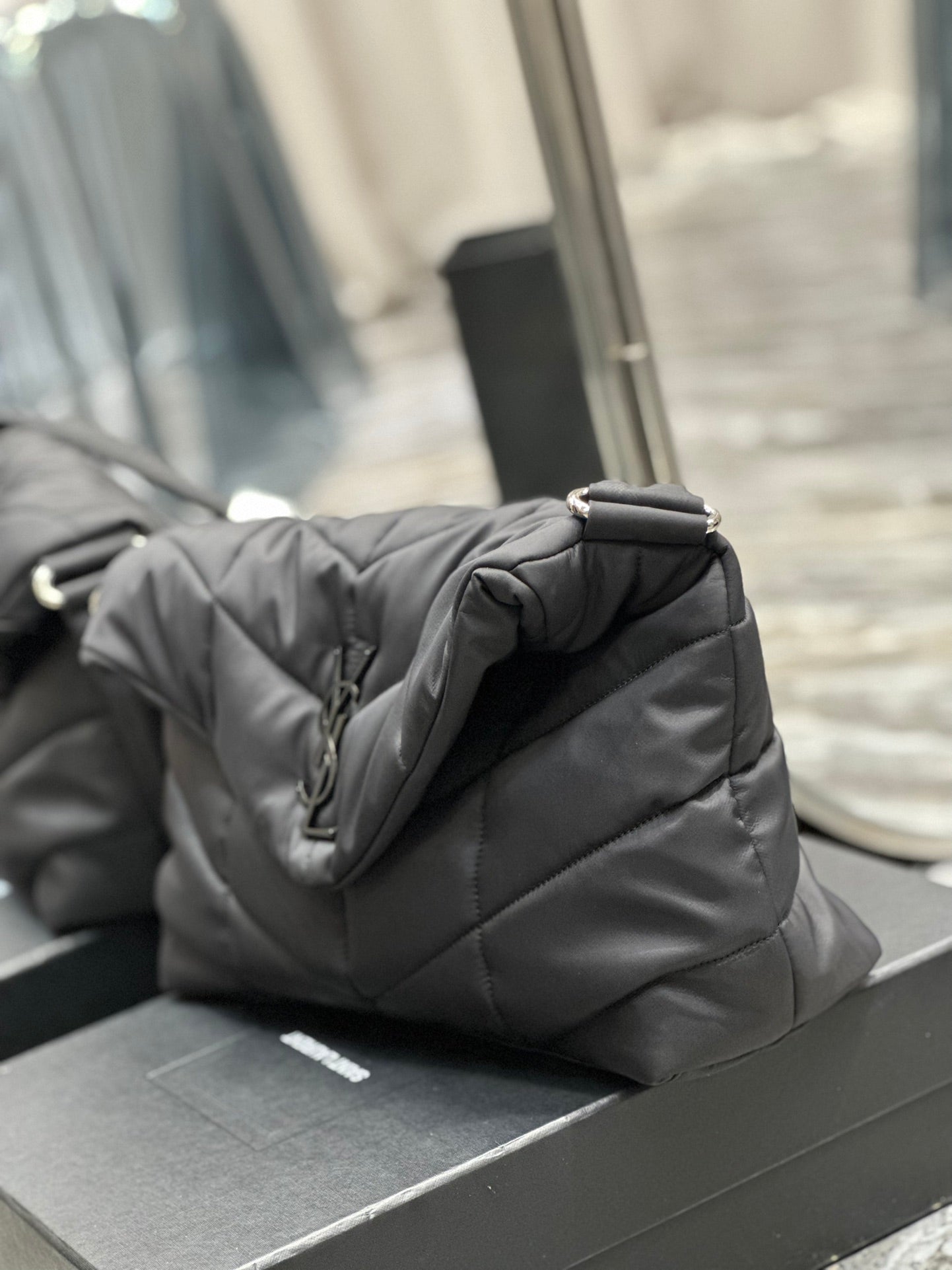 Yves Saint Laurent YSL LOULOU PUFFER Bag 34×27×12cm