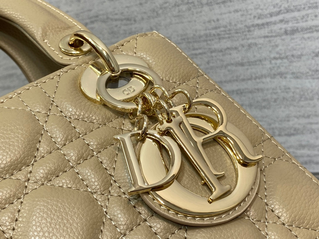 DIOR LADY 20CM BEIGE