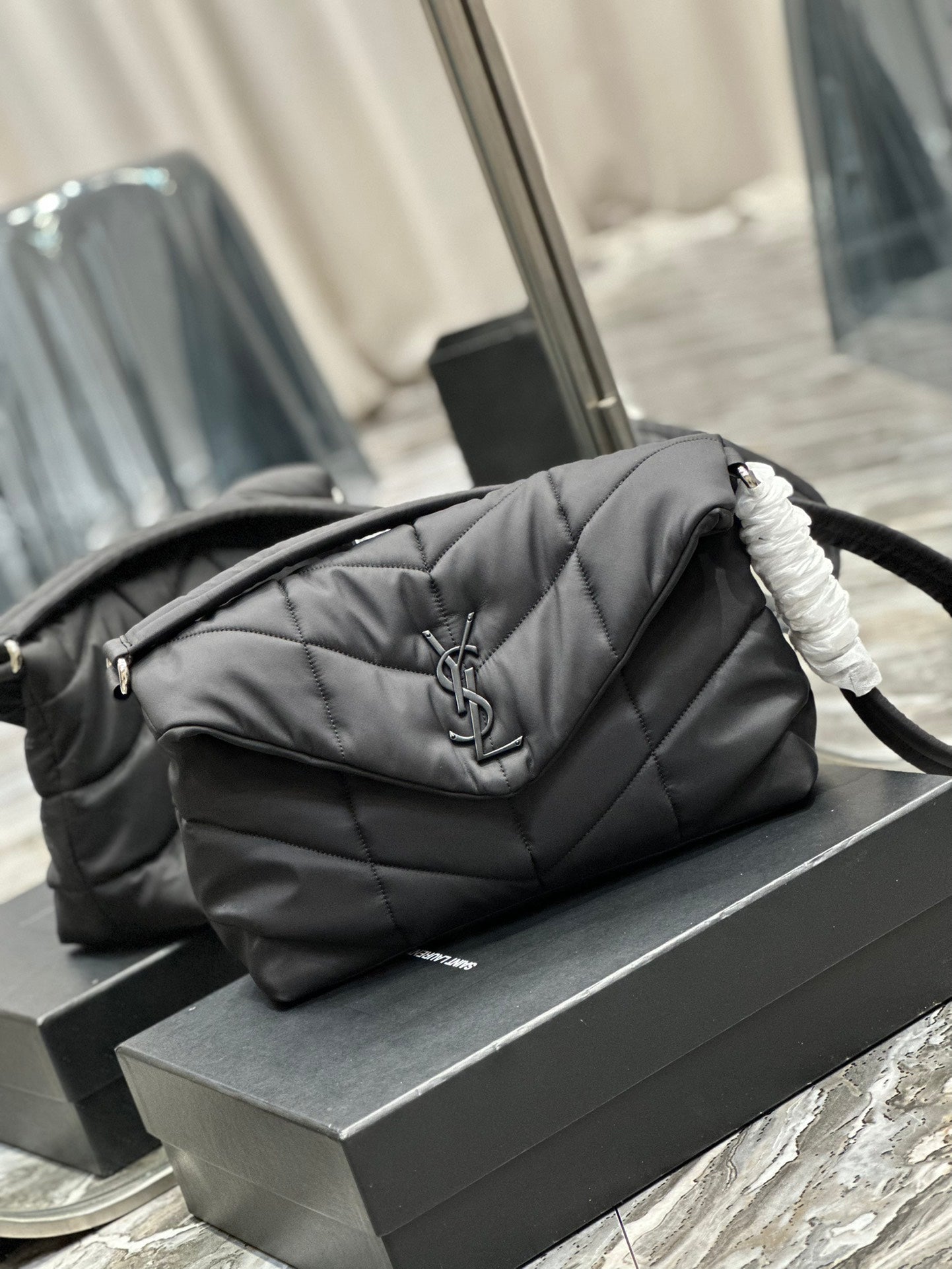 Yves Saint Laurent YSL LOULOU PUFFER Bag 34×27×12cm