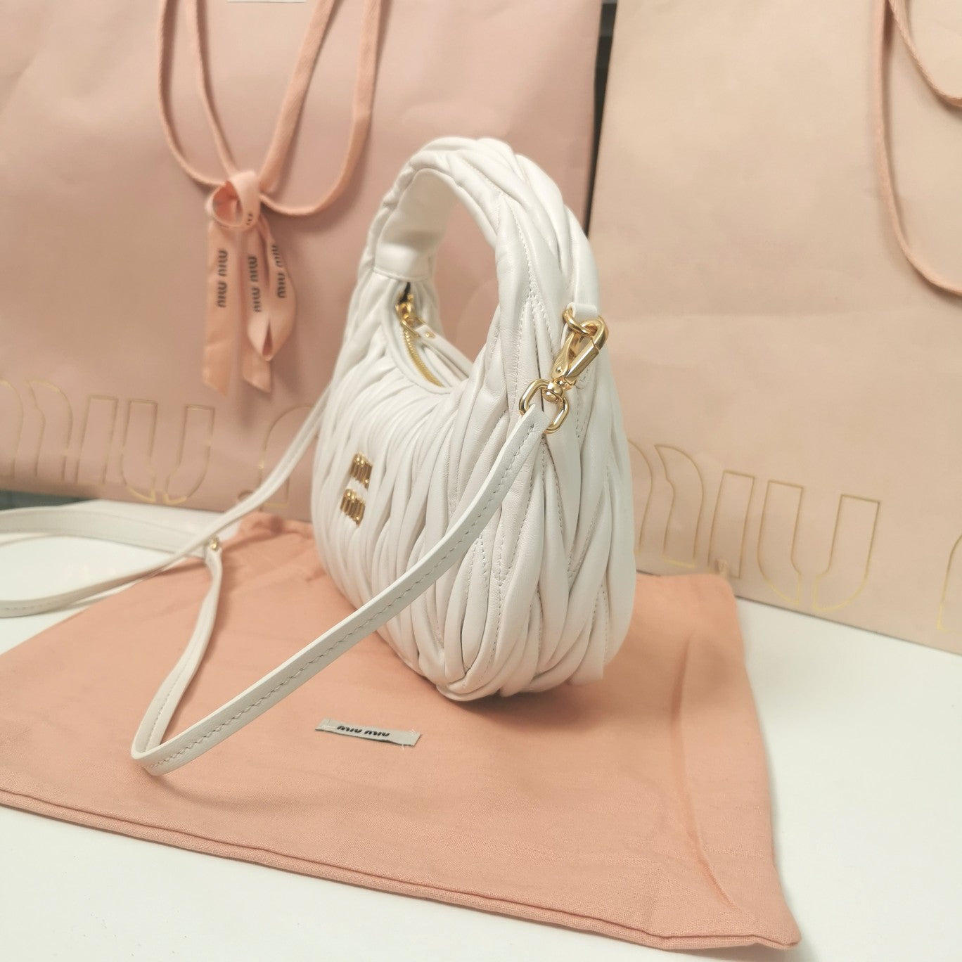 MiuMiu Wander Matelasse Handbag Purse 5BC125 White, 20 X 17 X 6 CM
