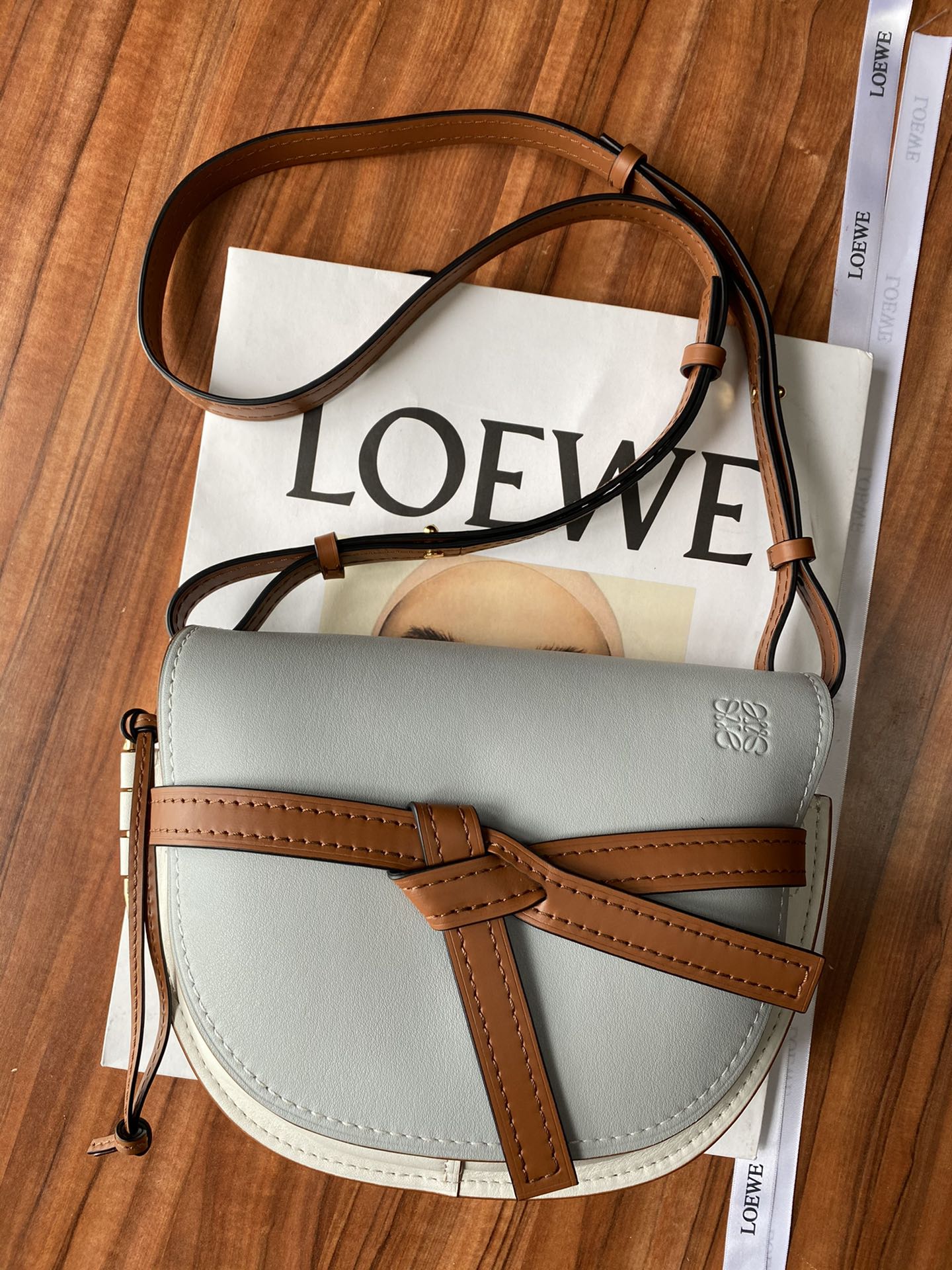 LOEWE Gate Crossbody Bag White, 20*19*11.5cm
