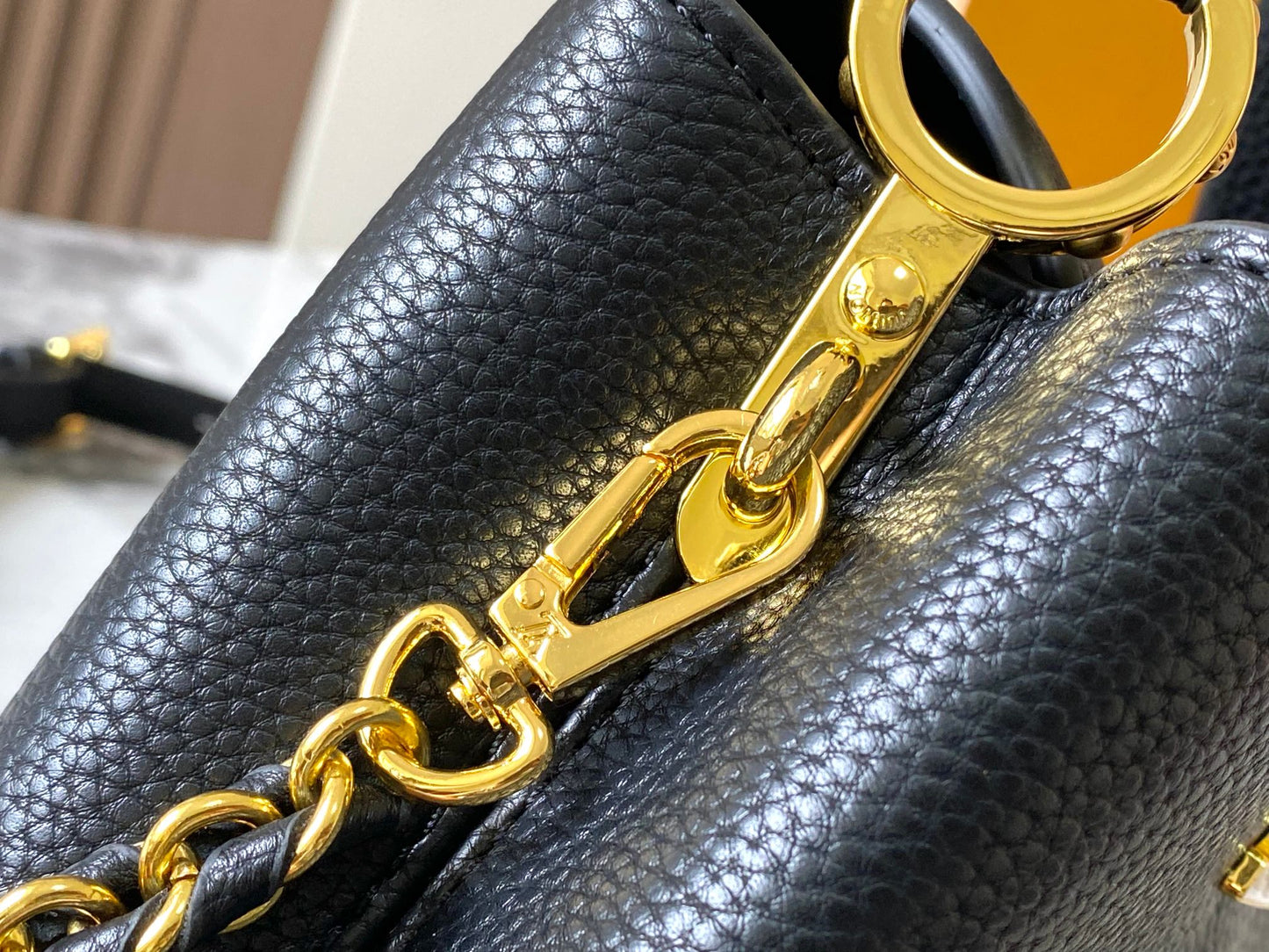 Louis Milky Way Capucines BB Taurillon leather M23082 size: 21×14×8cm
