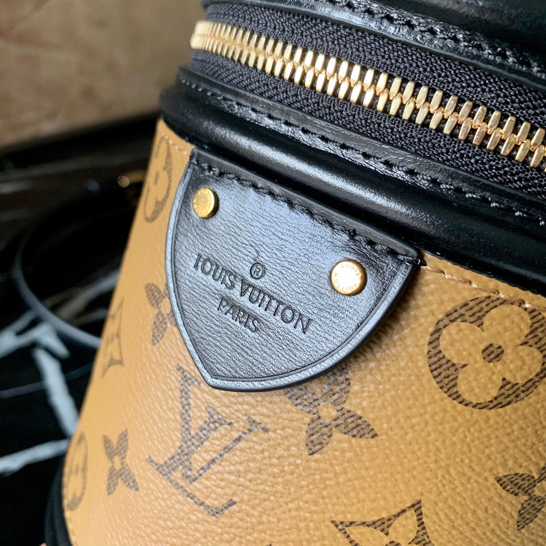 Louis Vuitton LV Cannes Bag M43986, 15x17x15cm