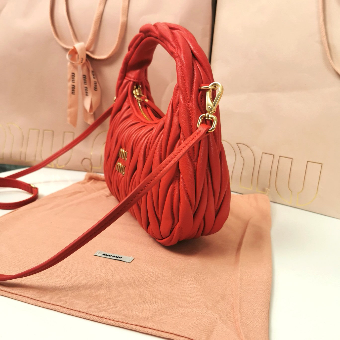 MiuMiu Wander Matelasse Handbag Purse 5BC125 Red, 20 X 17 X 6 CM
