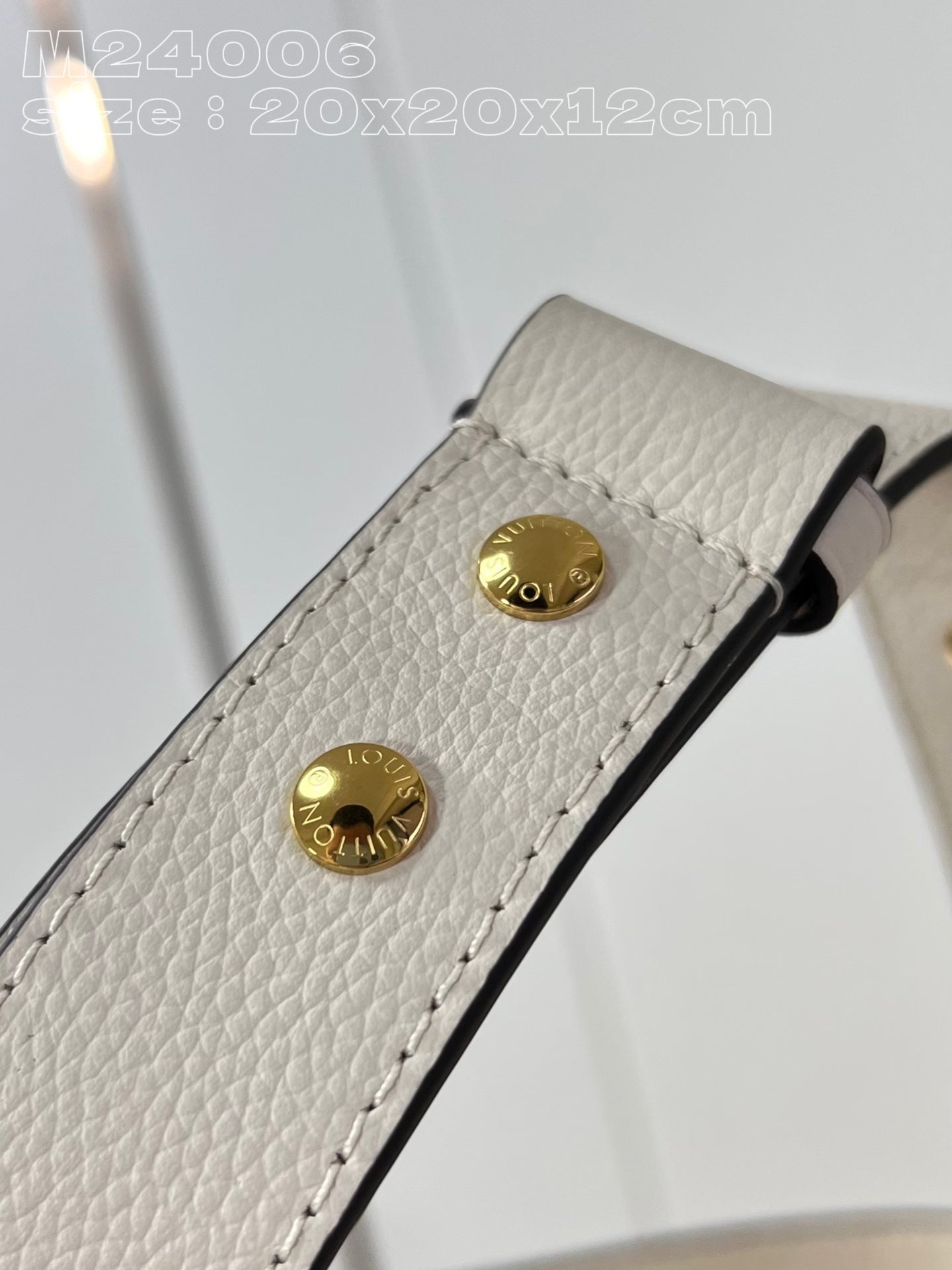 Louis Vuitton Lock and Walk Shoulder Bag White M24006, 20 x 20.5 x 12 CM