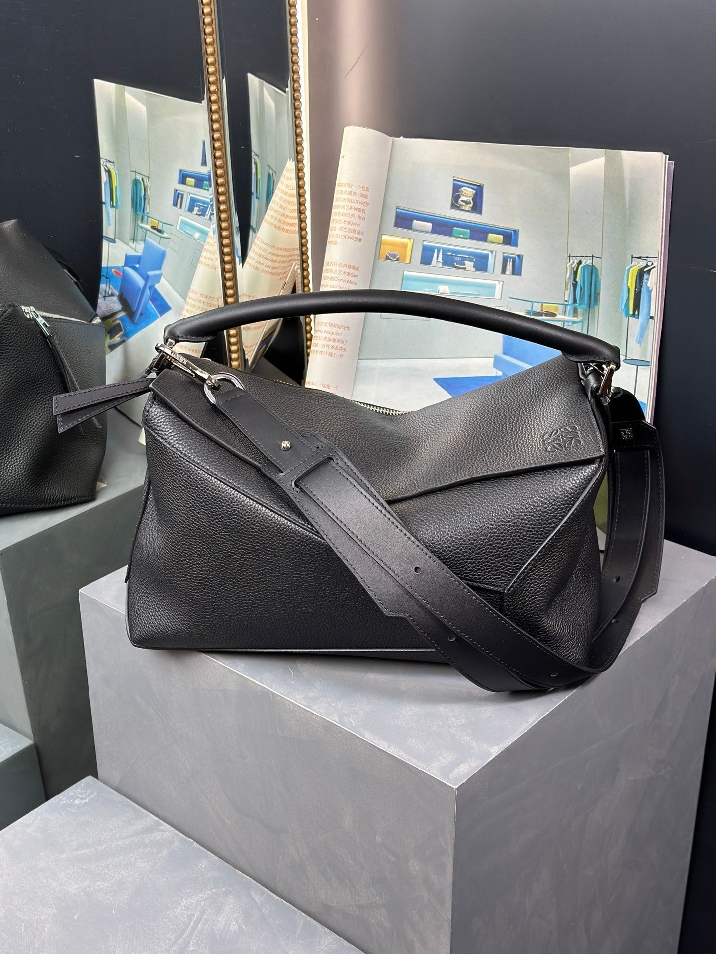 LOEWE Puzzle EdgeTote Bag, 37*19*23CM