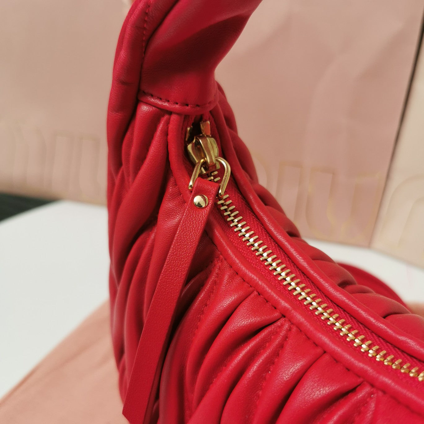 MiuMiu Wander Matelasse Handbag Purse 5BC125 Red, 20 X 17 X 6 CM