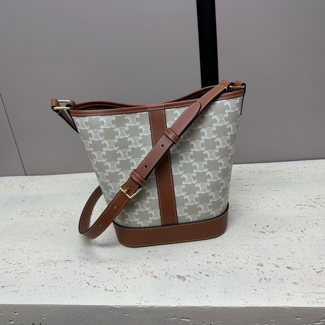 Celine CanvasTriomphe Totebag, 18 X 22 X 13CM