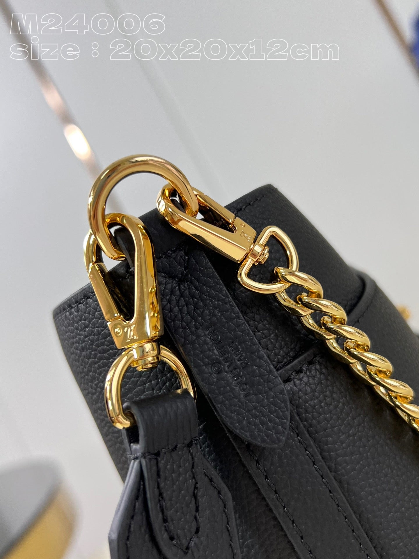 Louis Vuitton Lock and Walk Shoulder Bag Black M24006, 20 x 20.5 x 12