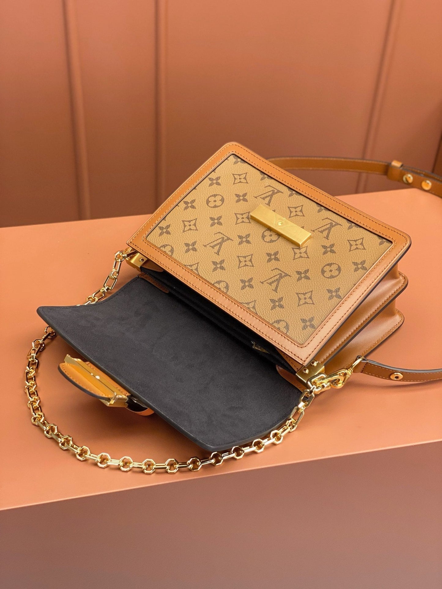 Louis Vuitton Dauphine Crossbody Bag M45958, 25x17x10.5cm