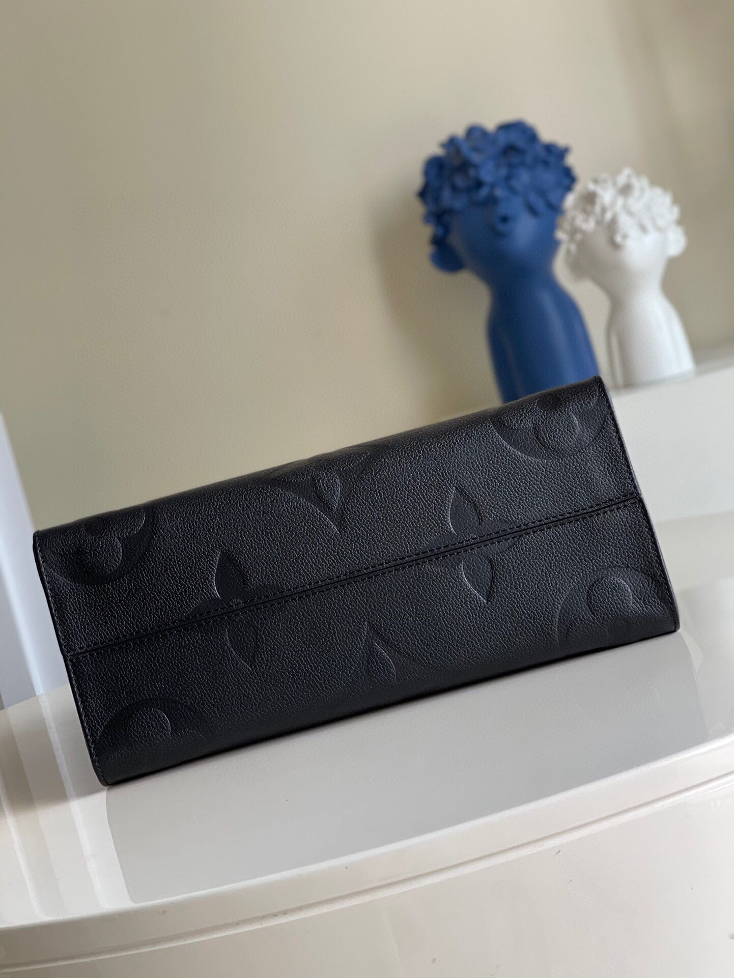 Louis Vuitton On The Go Tote MM Black M45595