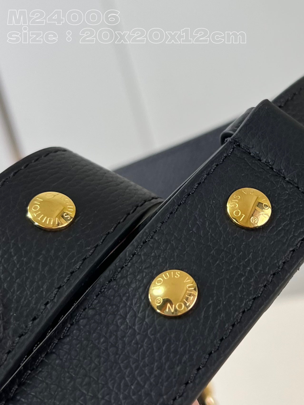 Louis Vuitton Lock and Walk Shoulder Bag Black M24006, 20 x 20.5 x 12