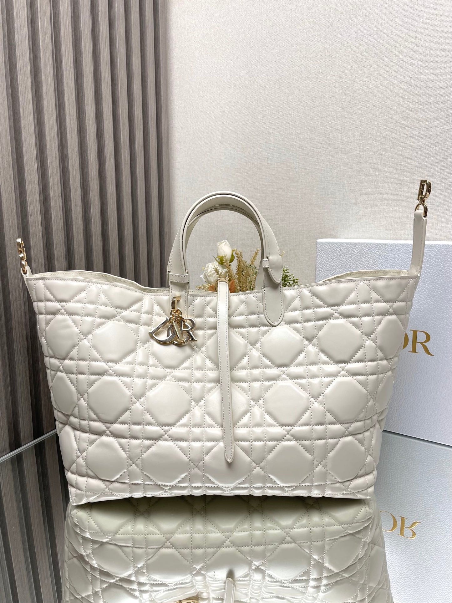 Dior Toujours Bag White 37x25x18.5cm