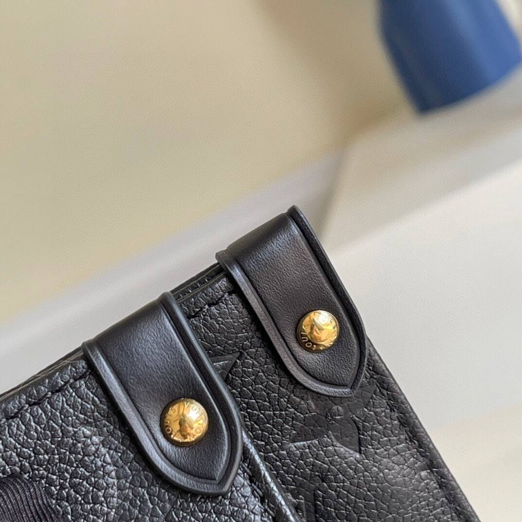 Louis Vuitton On The Go Tote MM Black M45595