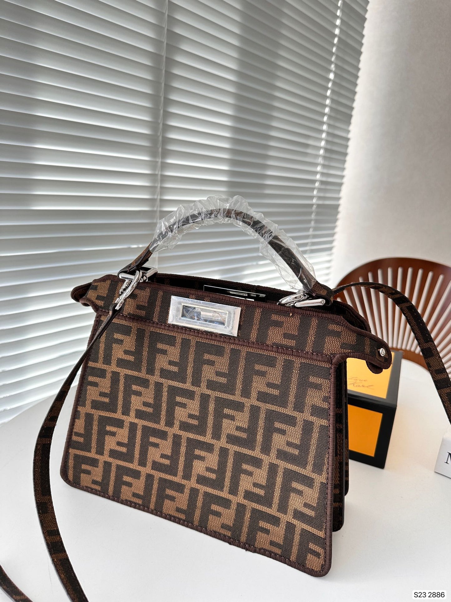 FEN FRAGMENT 2024 new styles size: 26.5 * 21.5 cm