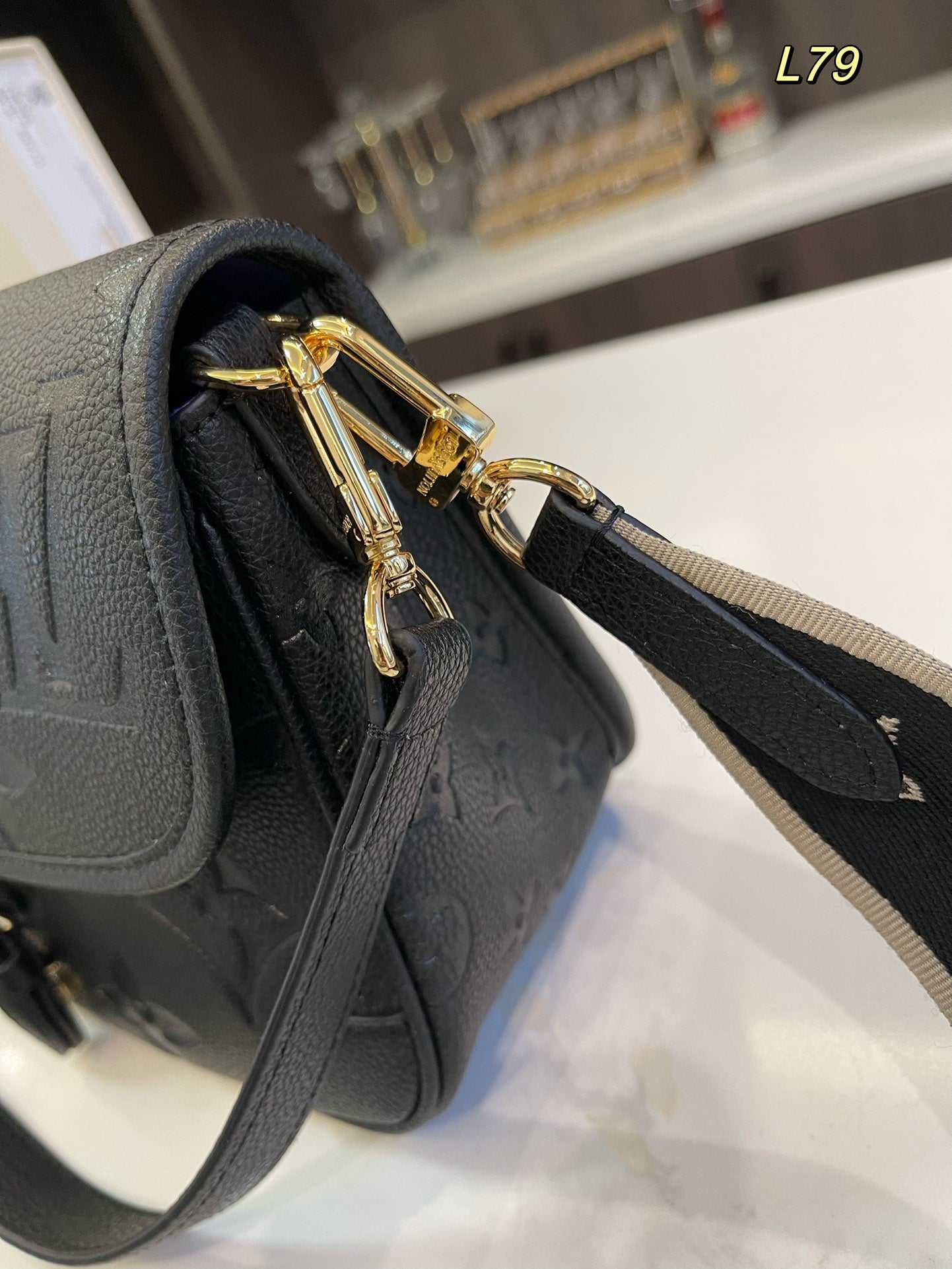 Louis new arrival Diane bag size:25*17cm