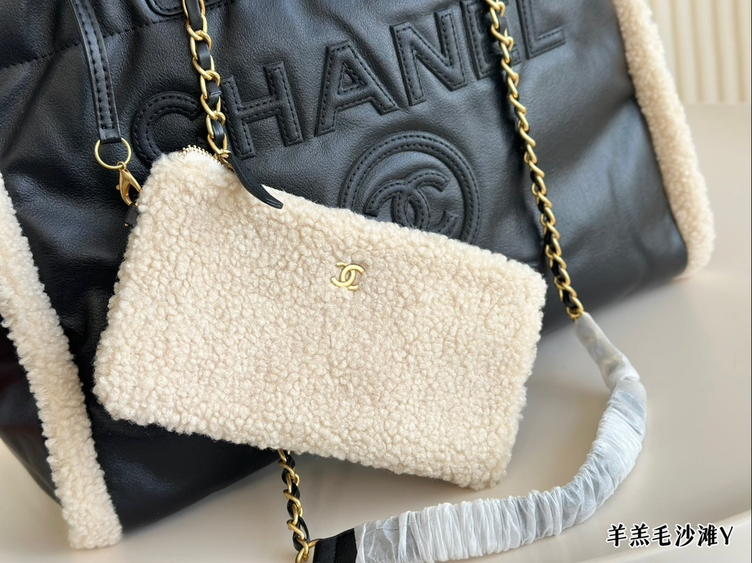 Cc new arrival tote bag size: 41*31cm
