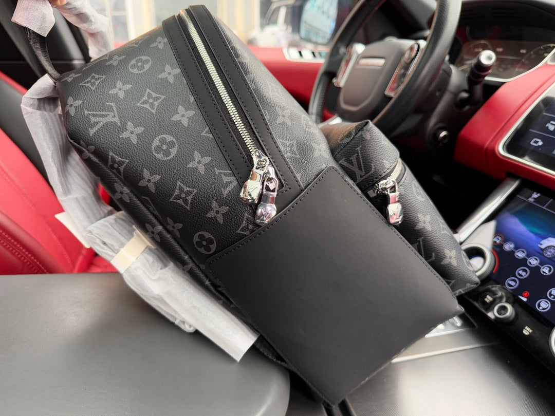 Louis new arrival Discovery men backpack bag size:31*41*17 cm