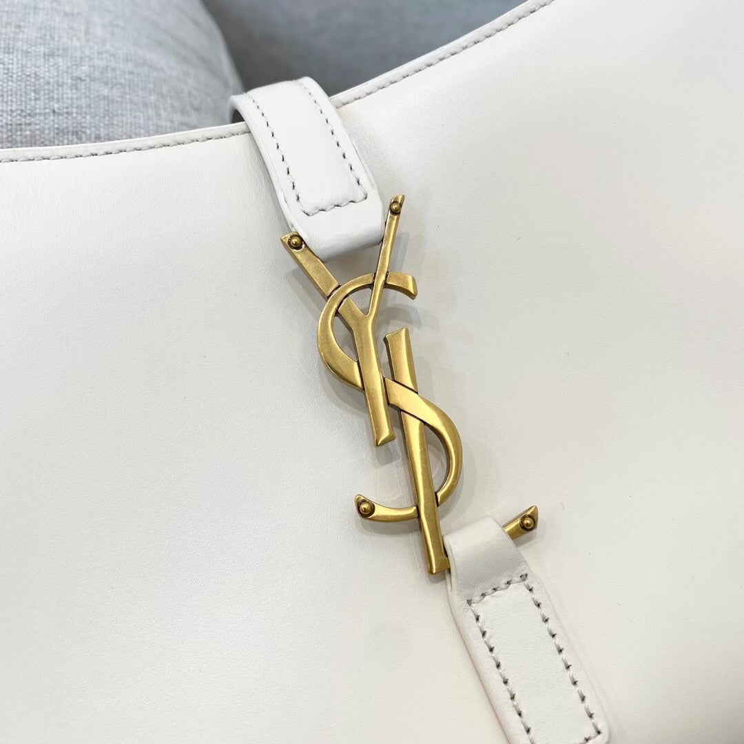 Y Le 5 A 7 Hobo Bag In Smooth Leather