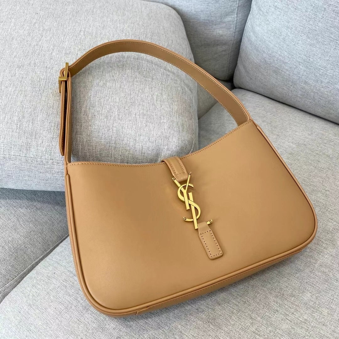 Y Le 5 A 7 Hobo Bag