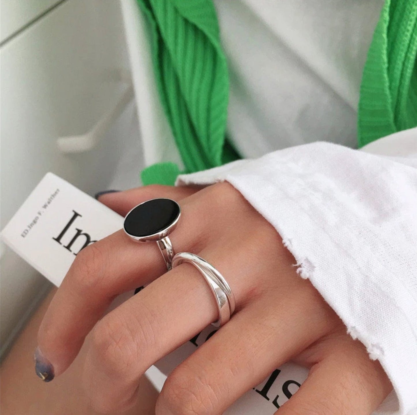 Black Oval Ring