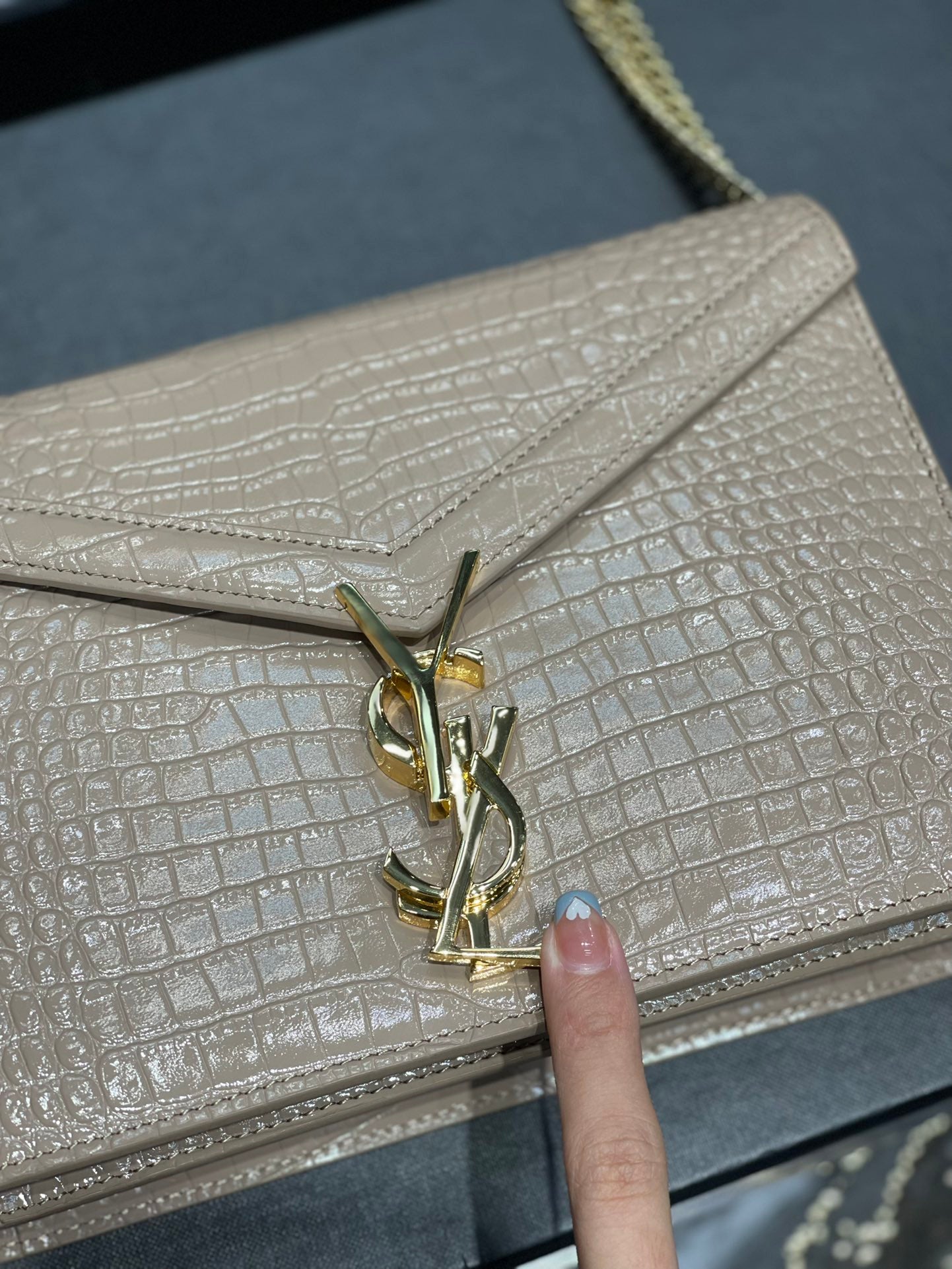 Y Cassandra Medium Chain Bag Dark Beige In Grain De Poudre Embossed