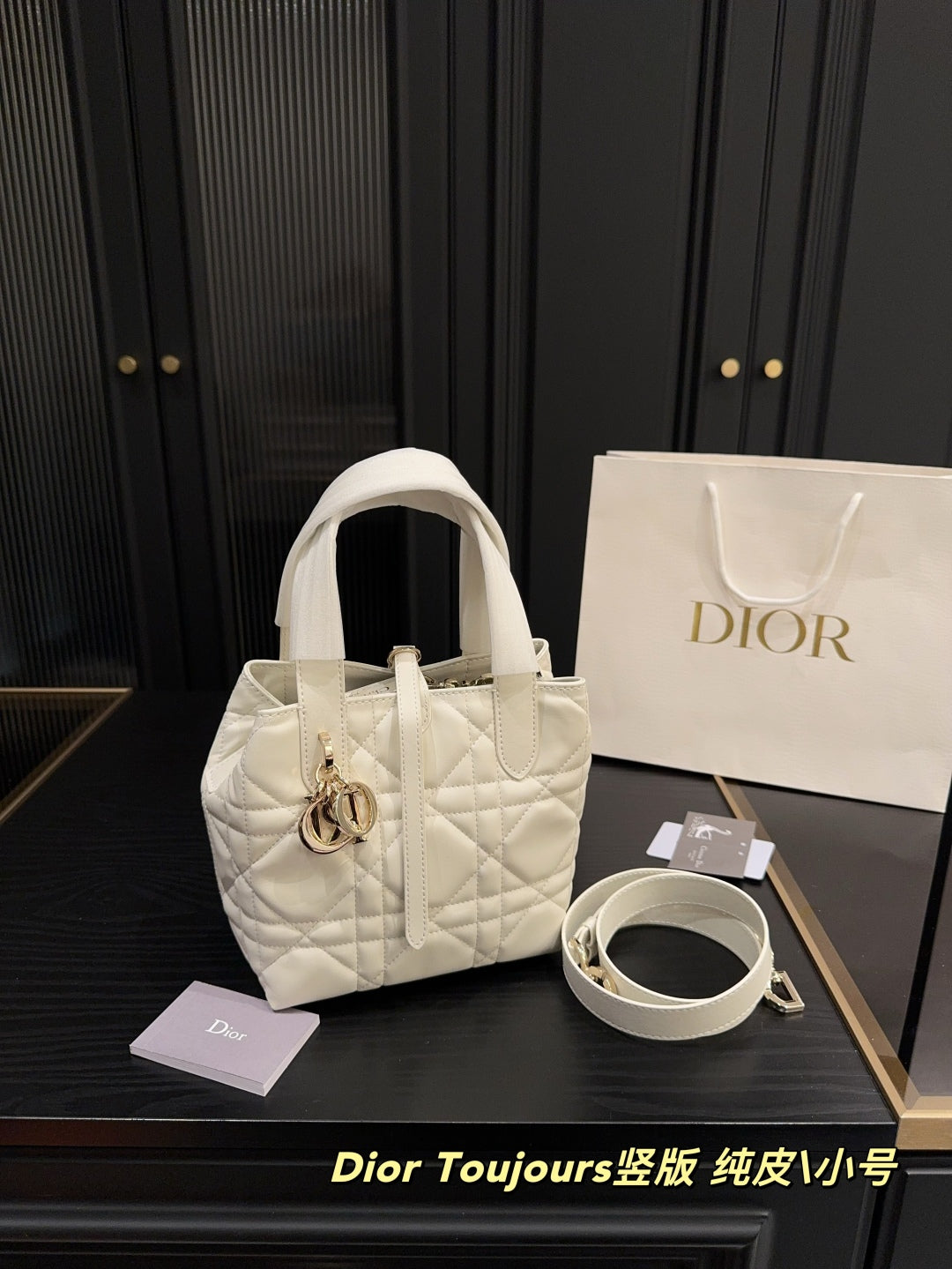 D new arrival Toujours bag size: 17*18cm