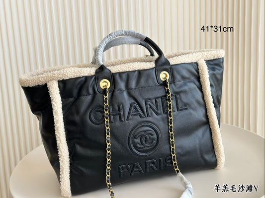 Cc new arrival tote bag size: 41*31cm