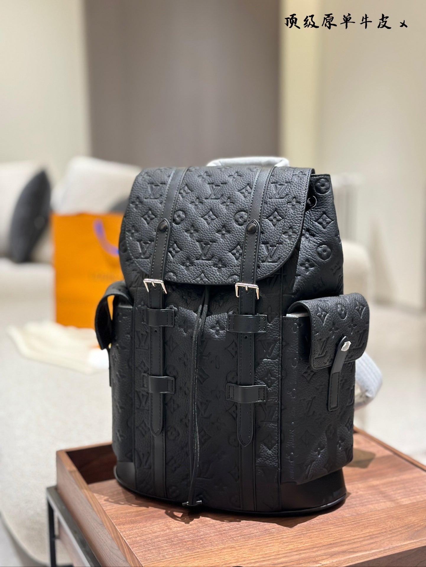 louis new arrival leather backpack bag size:33*43 cm