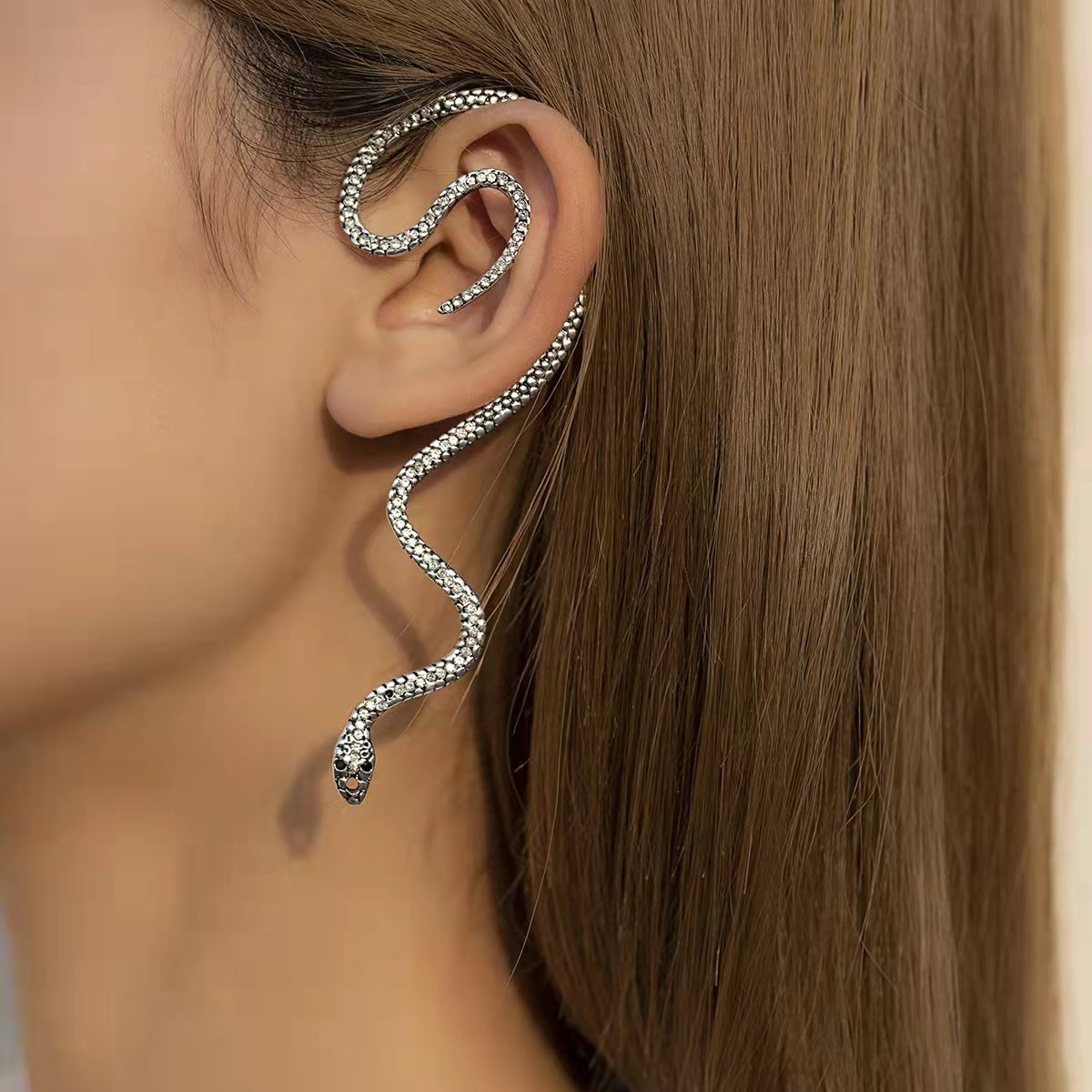 Clip d'oreille serpent en cristal