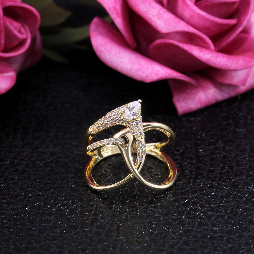 Luxury Golden Twist Ring