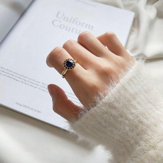 Luxury Gold Sapphire Ring