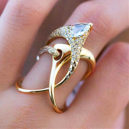 Luxury Golden Twist Ring