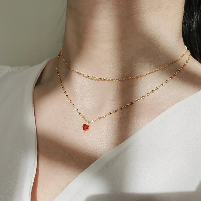 Collier superposé en cristal de coeur rouge