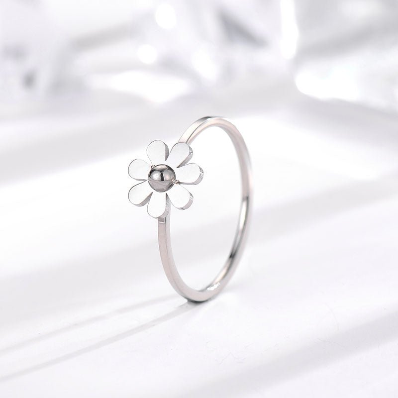 Silver Daisy Flower Ring