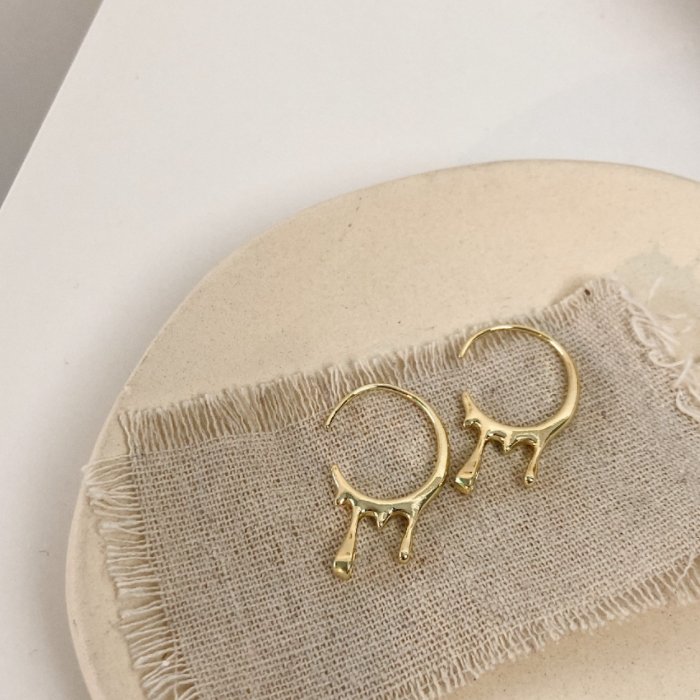 Vera Gold Drip Hoop Earrings