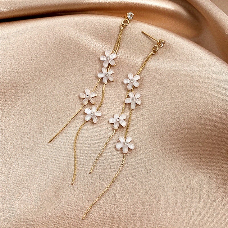 Boucles d'Oreilles Pampilles Fleurs Blanches