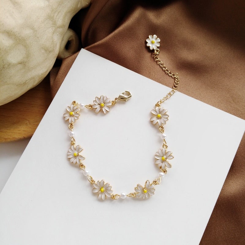 White Daisy Flower Bracelet