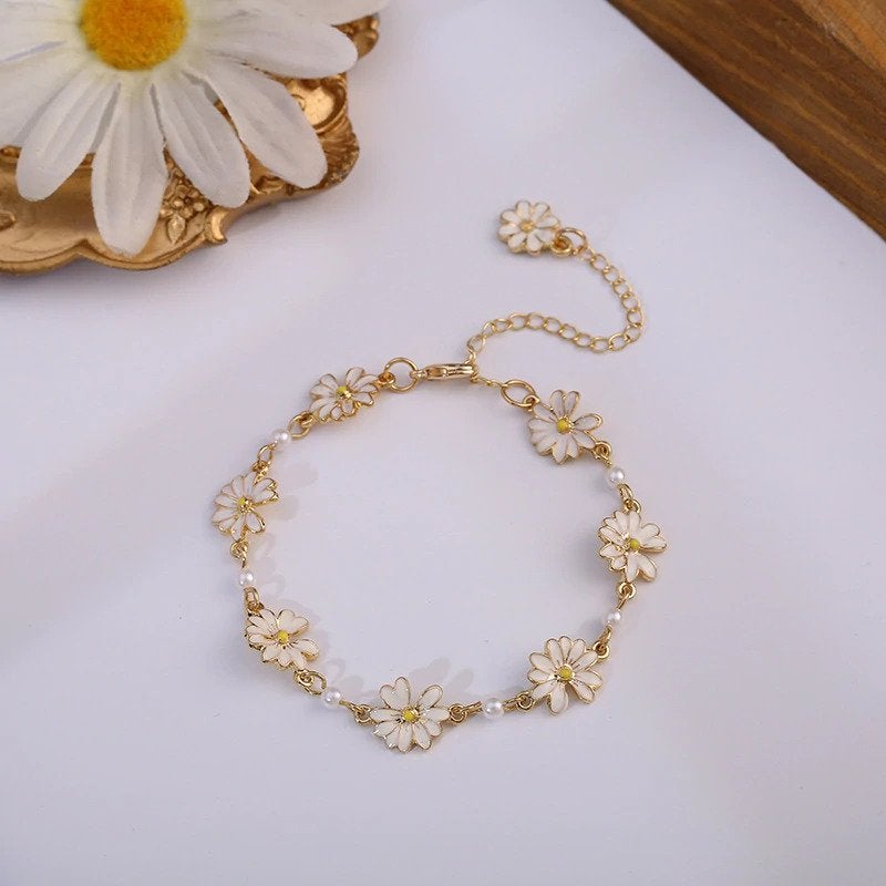 White Daisy Flower Bracelet