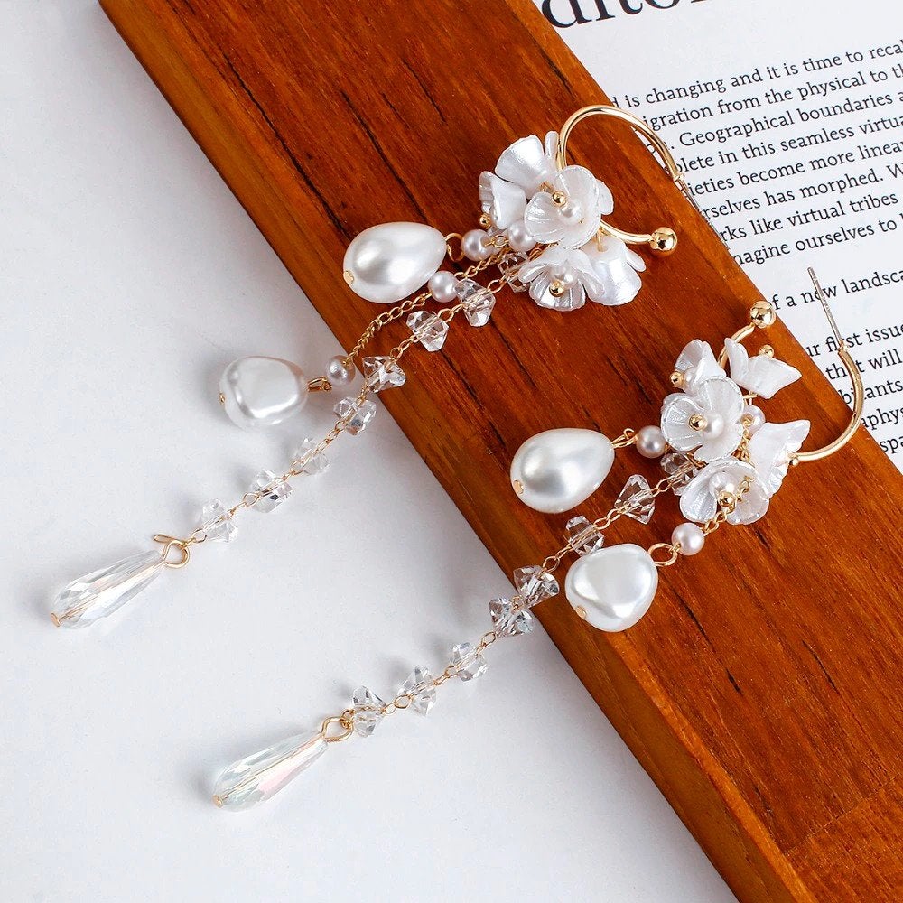 Boucles d'Oreilles Fleur Perle Blanche